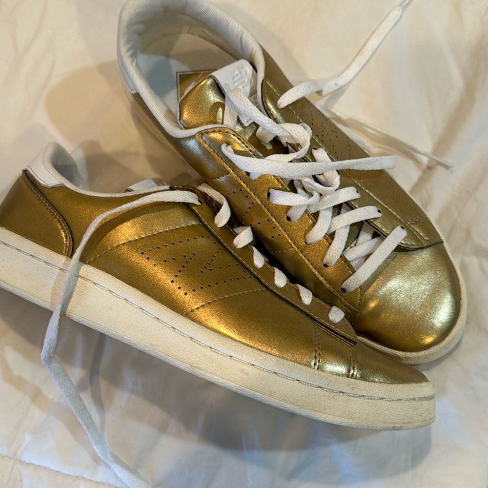 Gold new balance